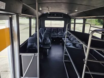 Picture of 2018 Ford E-450 Shuttle Bus