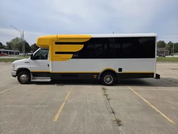 Picture of 2018 Ford E-450 Shuttle Bus