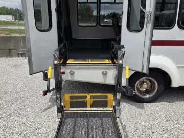 Picture of 2010 Ford E-350 Shuttle Bus ADA