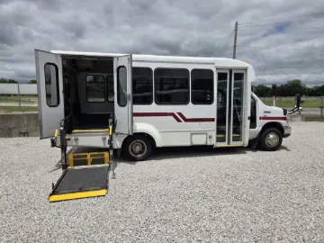 Picture of 2010 Ford E-350 Shuttle Bus ADA