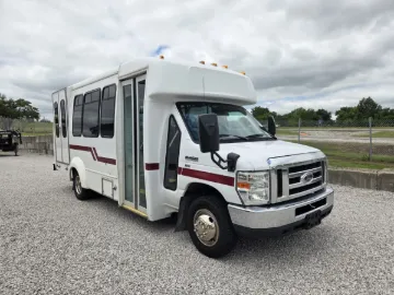 Picture of 2010 Ford E-350 Shuttle Bus ADA