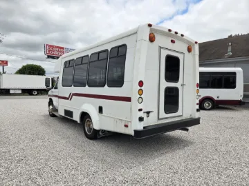 Picture of 2010 Ford E-350 Shuttle Bus ADA