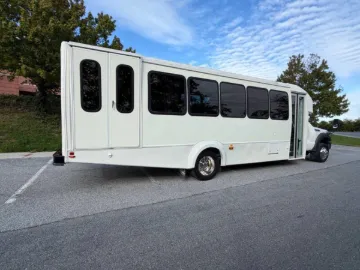 Picture of 2014 Ford F-550 Shuttle Bus ADA