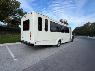 Picture of 2014 Ford F-550 Shuttle Bus ADA