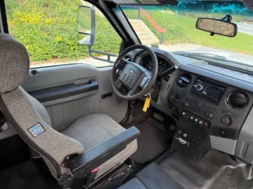 Picture of 2014 Ford F-550 Shuttle Bus ADA