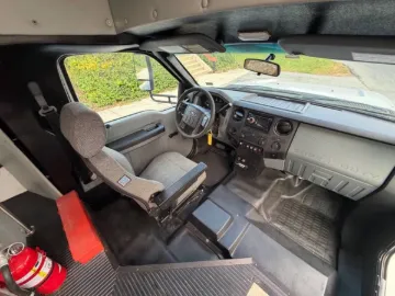 Picture of 2014 Ford F-550 Shuttle Bus ADA