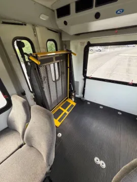 Picture of 2014 Ford F-550 Shuttle Bus ADA