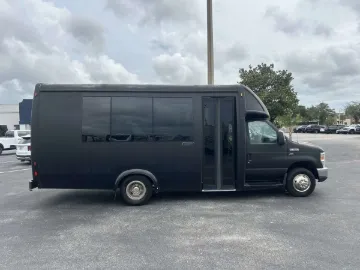 Picture of 2019 Ford E350 Shuttle Bus