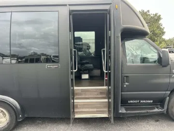 Picture of 2019 Ford E350 Shuttle Bus