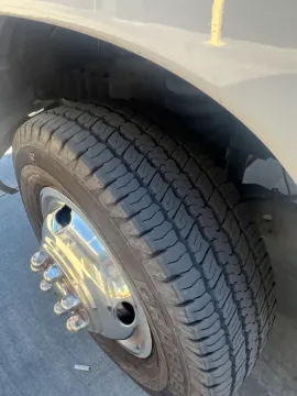 Picture of 2018 Ford E-450 25-Passenger 
