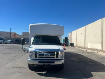 Picture of 2018 Ford E-450 25-Passenger 