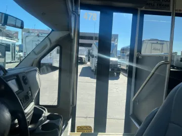 Picture of 2018 Ford E-450 25-Passenger 