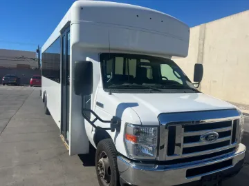 Picture of 2018 Ford E-450 25-Passenger