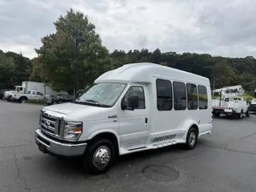 Picture of 2016 Ford E-350 Shuttle Bus