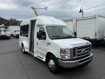 Picture of 2016 Ford E-350 Shuttle Bus