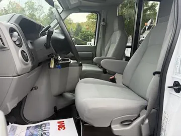 Picture of 2016 Ford E-350 Shuttle Bus