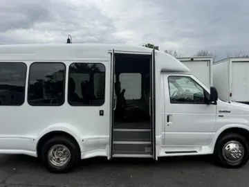Picture of 2016 Ford E-350 Shuttle Bus
