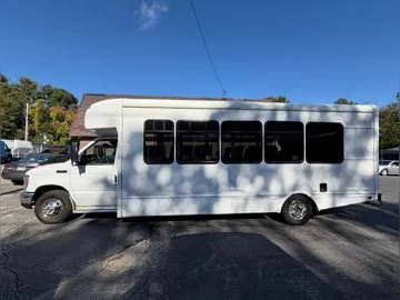 Picture of 2019 Ford E-450 Shuttle Bus