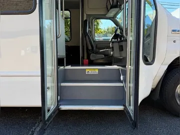 Picture of 2019 Ford E-450 Shuttle Bus