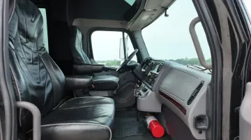 2020 Freightliner Ultra Coachliner SE