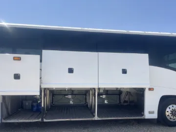 Picture of 2005 MCI J4500 Coach Bus