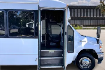 Picture of 2022 Ford E350 Shuttle Bus
