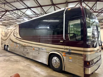 Picture of 2001 Prevost Xlii Motorcoach Coach Bus
