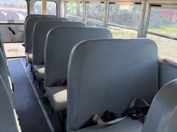 Picture of 2006 Chevrolet Express 3500 Shuttle Bus
