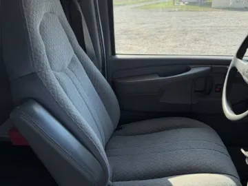 Picture of 2006 Chevrolet Express 3500 Shuttle Bus