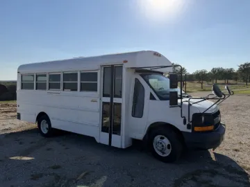 Picture of 2006 Chevrolet Express 3500 Shuttle Bus