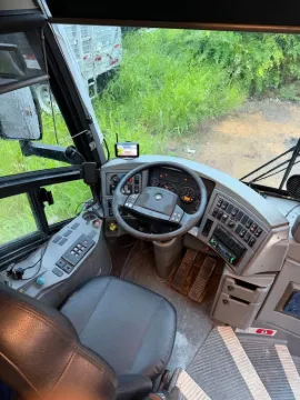 Picture of 2005 MCI J4500 Motorcoach Coach Bus