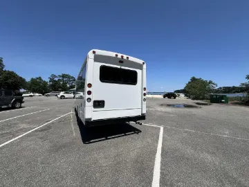 2018 Ford F-550 Shuttle Bus ADA