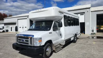 2021 FORD E-450 Shuttle Buses
