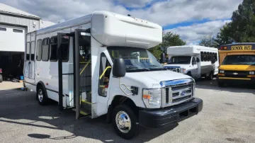 2021 FORD E-450 Shuttle Buses
