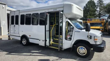 2021 FORD E-450 Shuttle Buses
