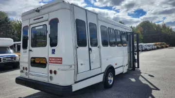 2021 FORD E-450 Shuttle Buses