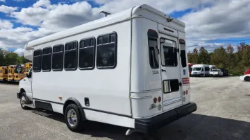 2021 FORD E-450 Shuttle Buses