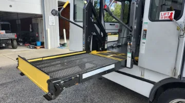 2021 FORD E-450 Shuttle Buses