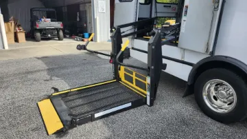 2021 FORD E-450 Shuttle Buses