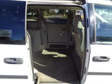 Picture of 2005 Dodge Grand Caravan Van ADA