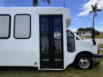 Picture of 2019 Chevrolet Express Shuttle Bus