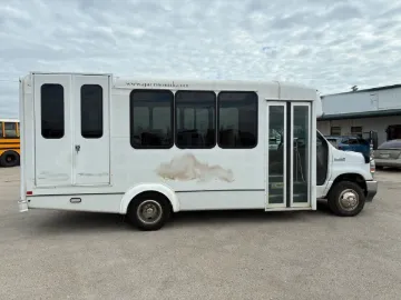 Picture of 2021 Ford Eldorado Aerotech Shuttle Bus ADA