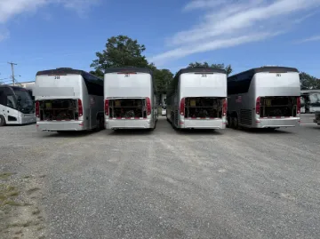 2003 MCI J4500