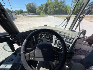 2005 MCI Motor Coach Motorcoach Coach Bus