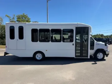 Picture of 2022 Ford E-450 20P ADA