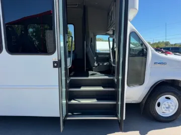 Picture of 2022 Ford E-450 20P ADA