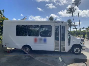Picture of 2015 Ford Starcraft E-350 Super Duty Shuttle Bus