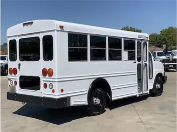Picture of 2007 Chevrolet Express 3500 Shuttle Bus