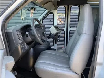 Picture of 2007 Chevrolet Express 3500 Shuttle Bus