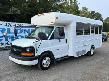 Picture of 2004 Chevrolet Express Shuttle Bus
